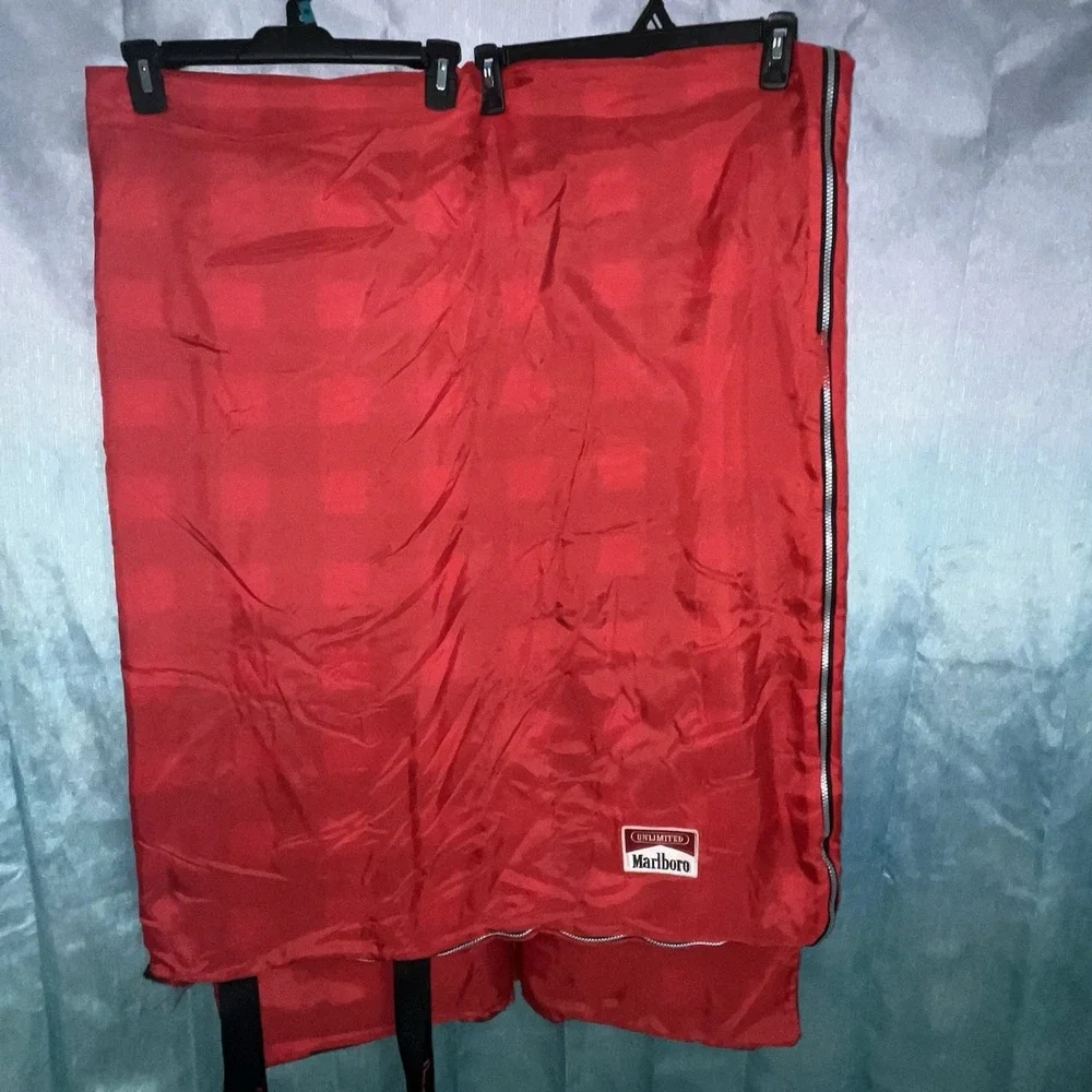 Marlboro Unlimited‎ Sleeping Bag Bed Roll Plaid Fleece Lined Red Vintage